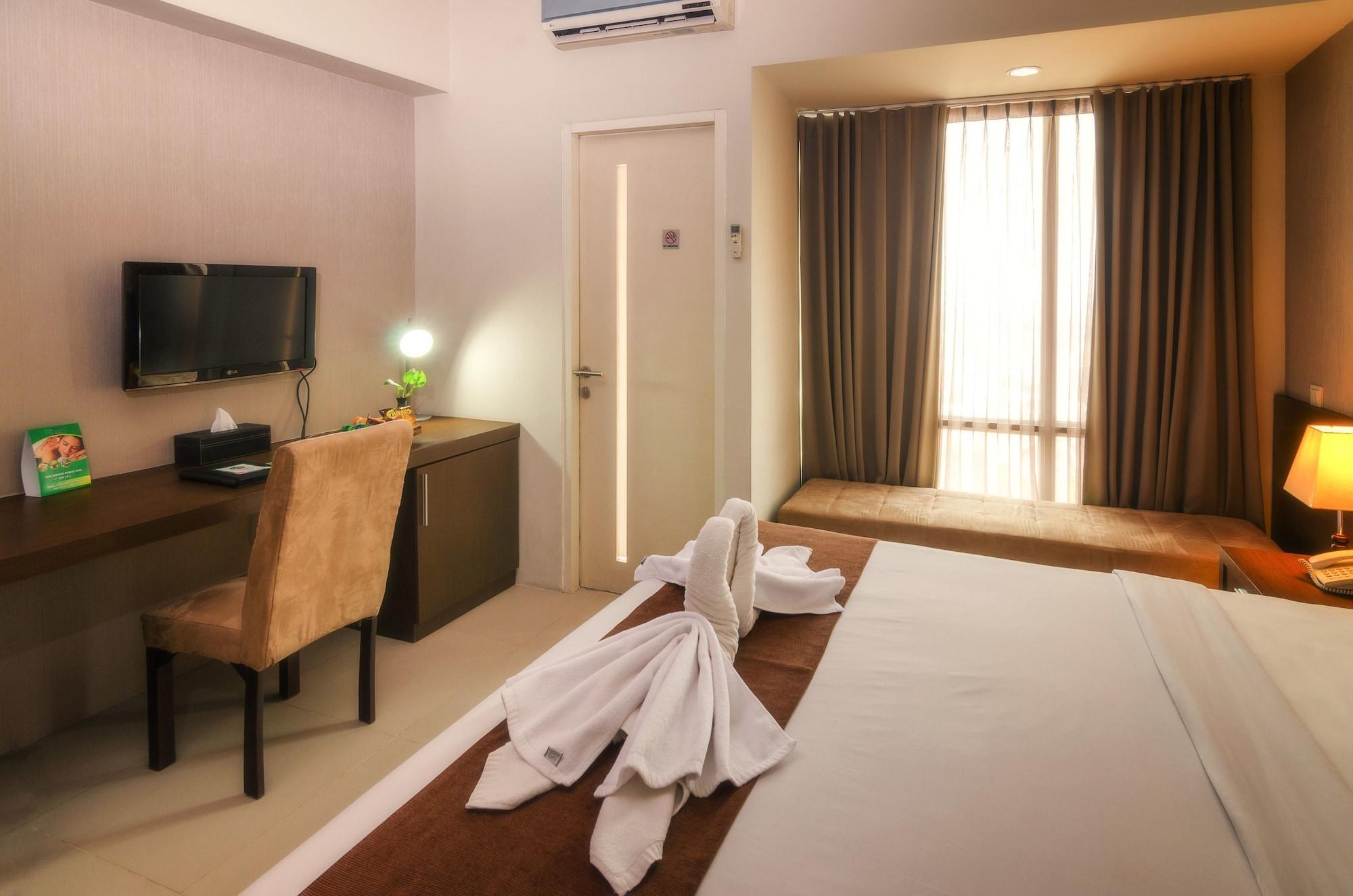 The Square Surabaya Hotel Exterior photo