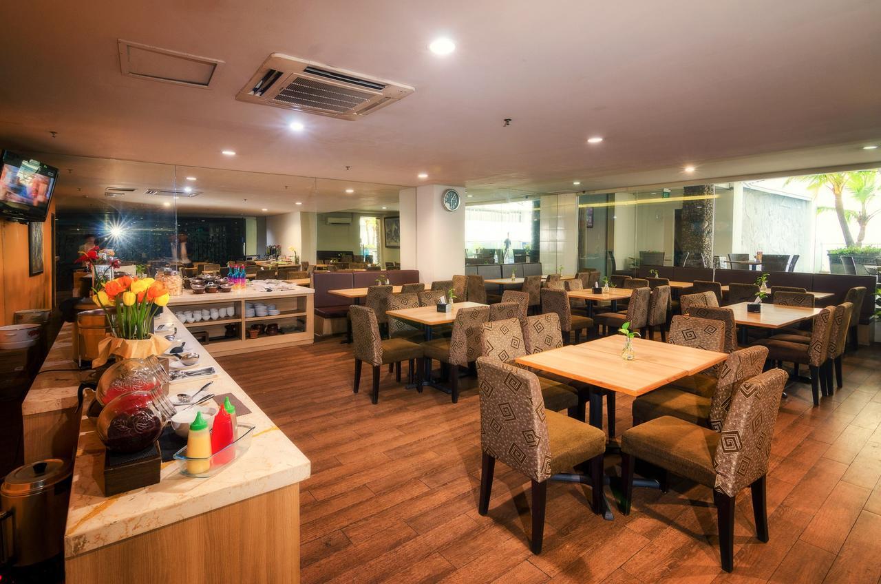 The Square Surabaya Hotel Exterior photo