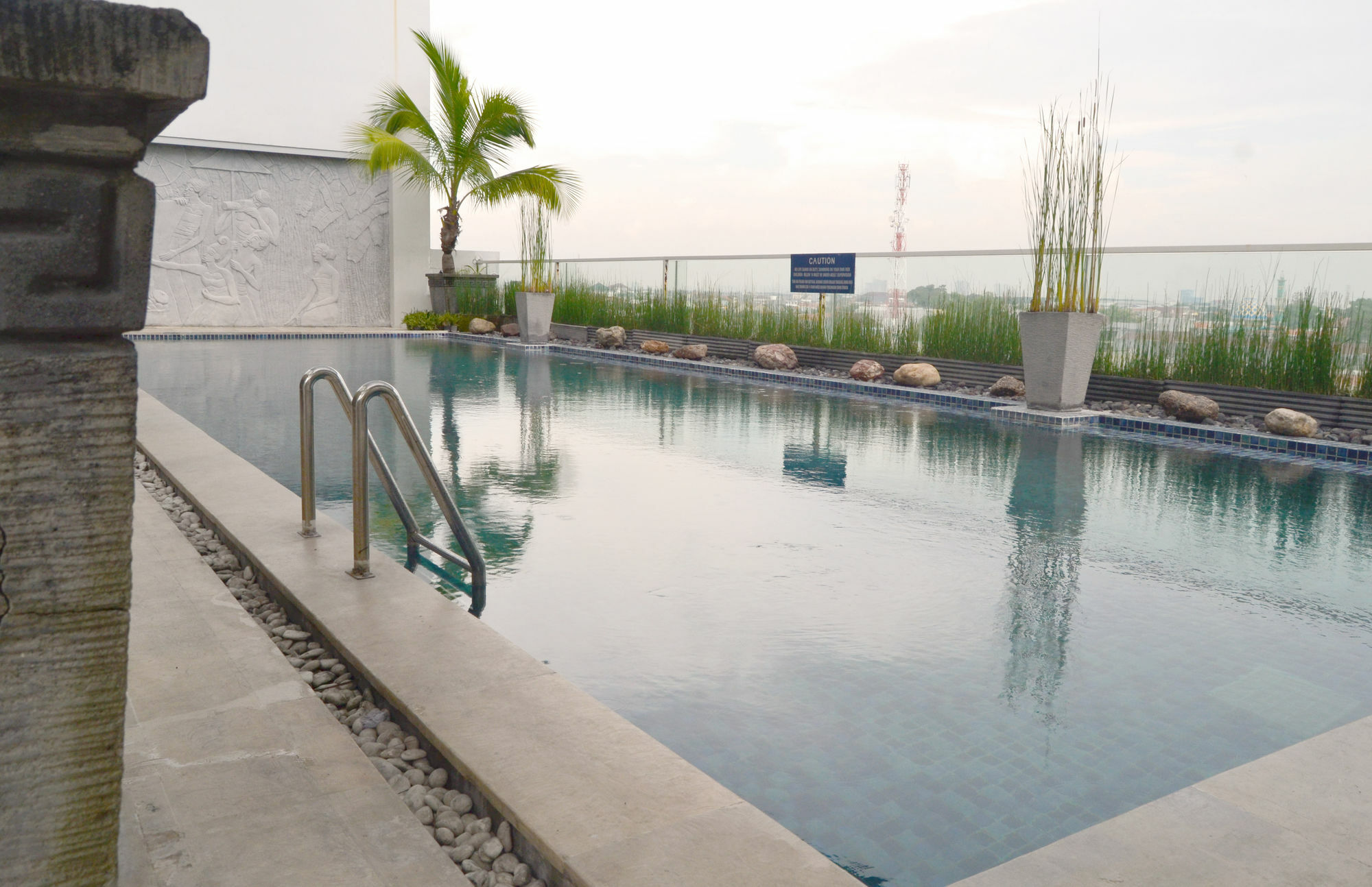 The Square Surabaya Hotel Exterior photo