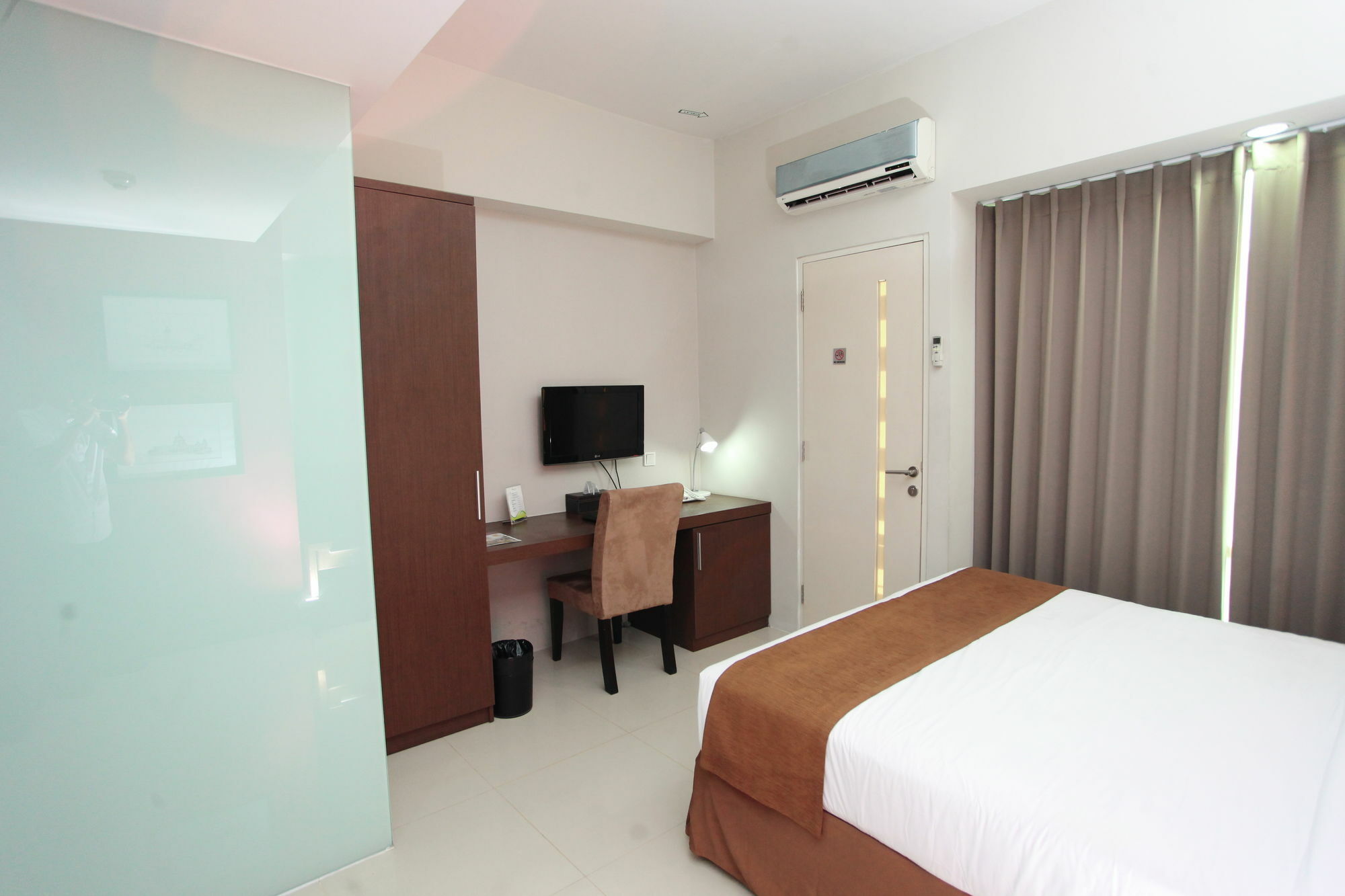 The Square Surabaya Hotel Exterior photo