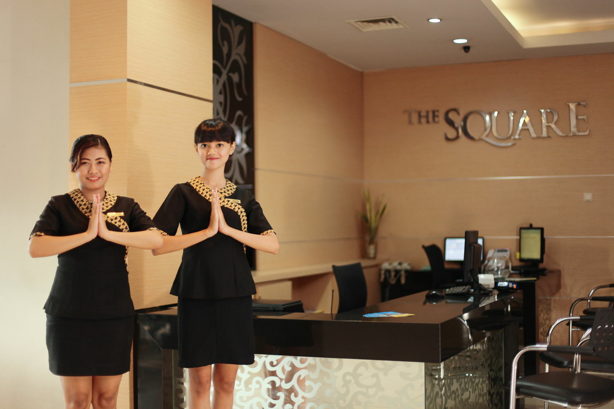 The Square Surabaya Hotel Exterior photo