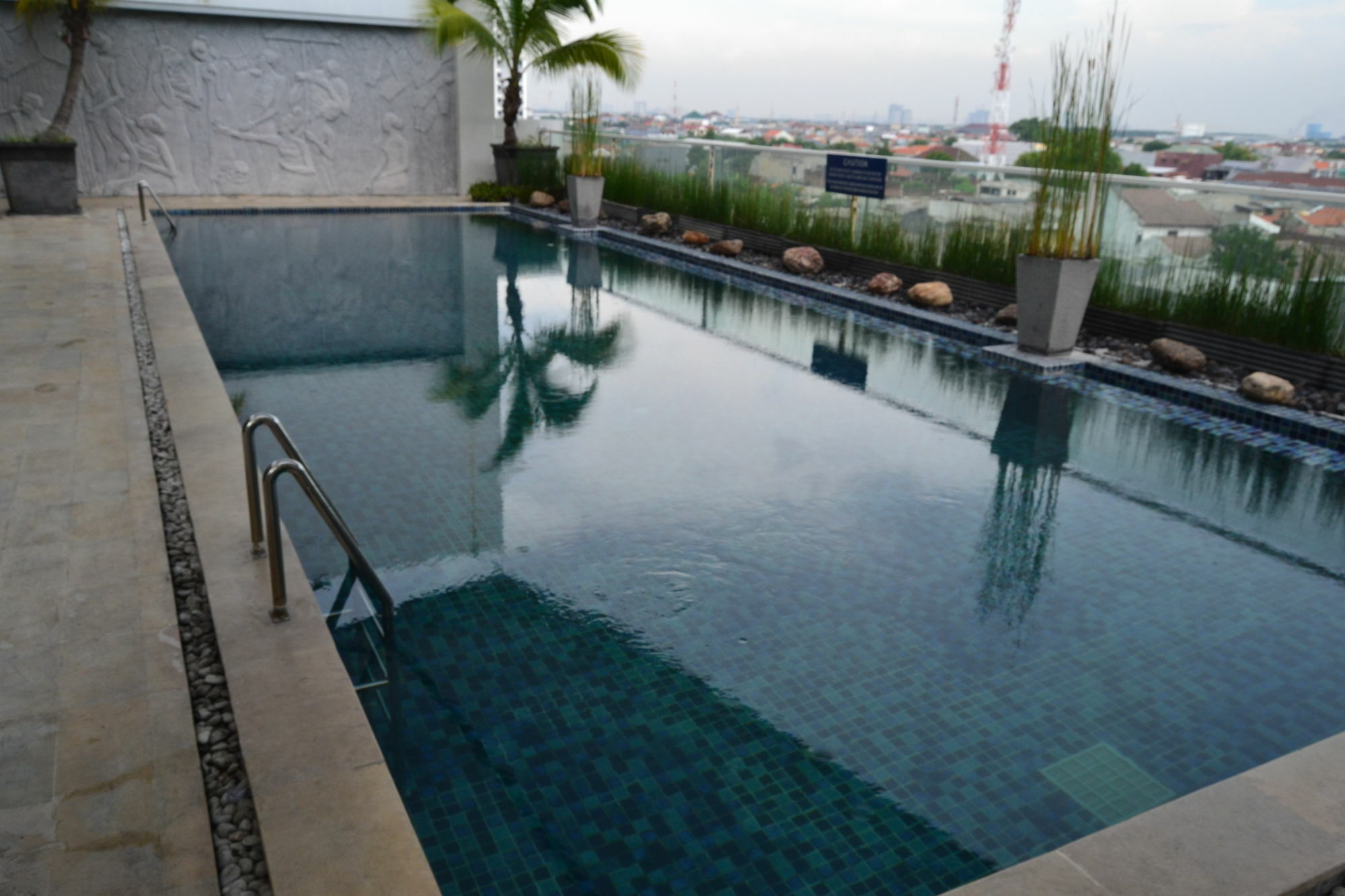 The Square Surabaya Hotel Exterior photo