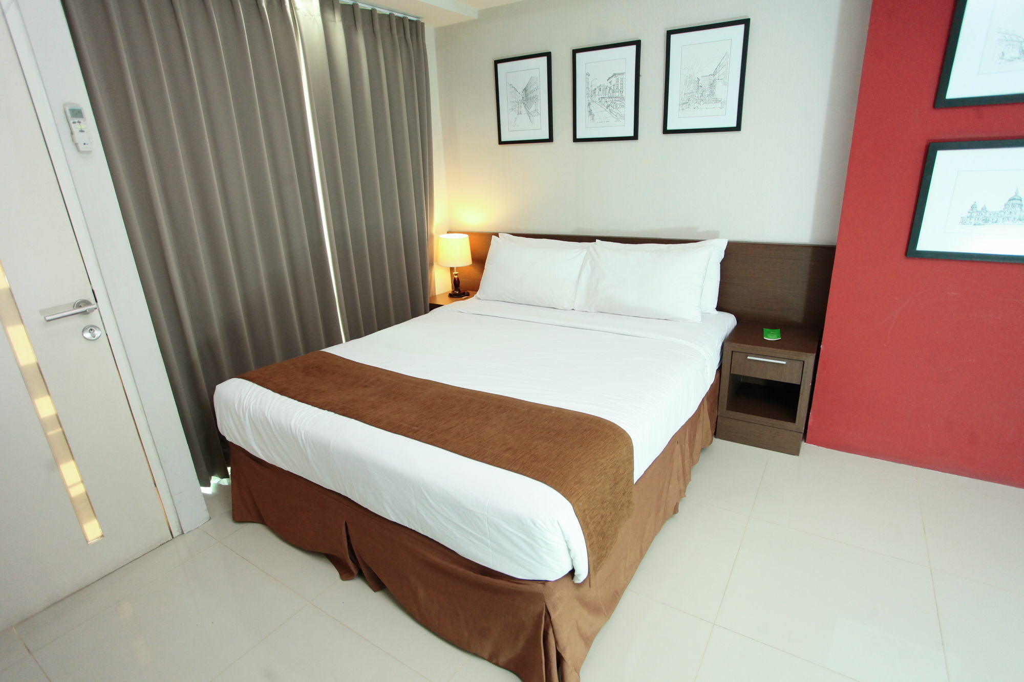 The Square Surabaya Hotel Exterior photo